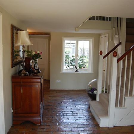 Pickwick House Bed & Breakfast Stoke by Clare Exterior photo