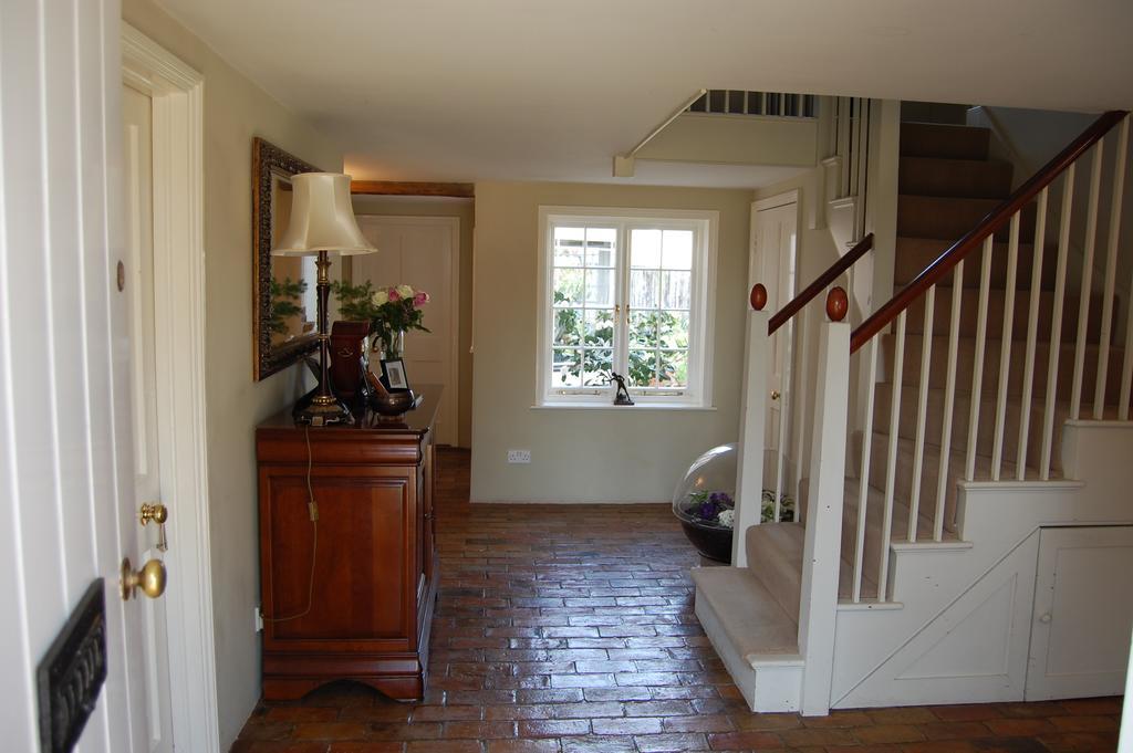 Pickwick House Bed & Breakfast Stoke by Clare Exterior photo